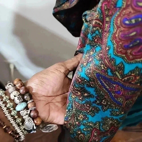 VICTORIA'S Secret Vintage Paisley Print Long Satin and Sheer robe. Size Medium - Picture 8 of 13